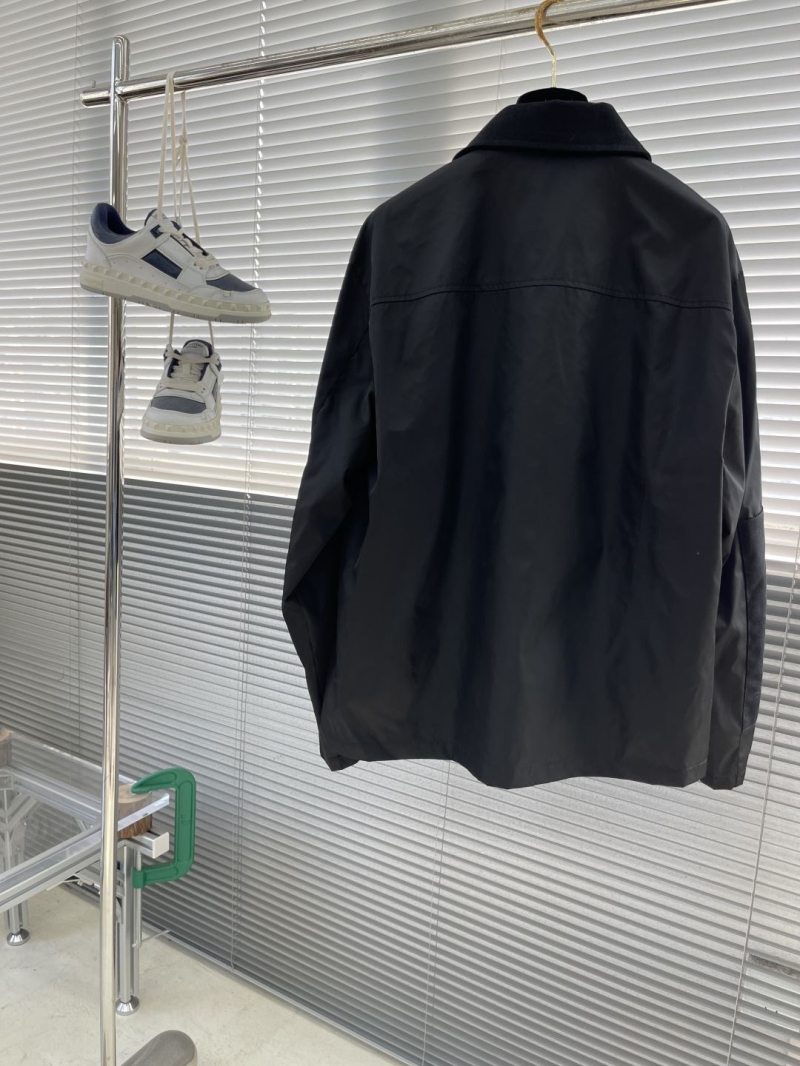 Pra*a outwear